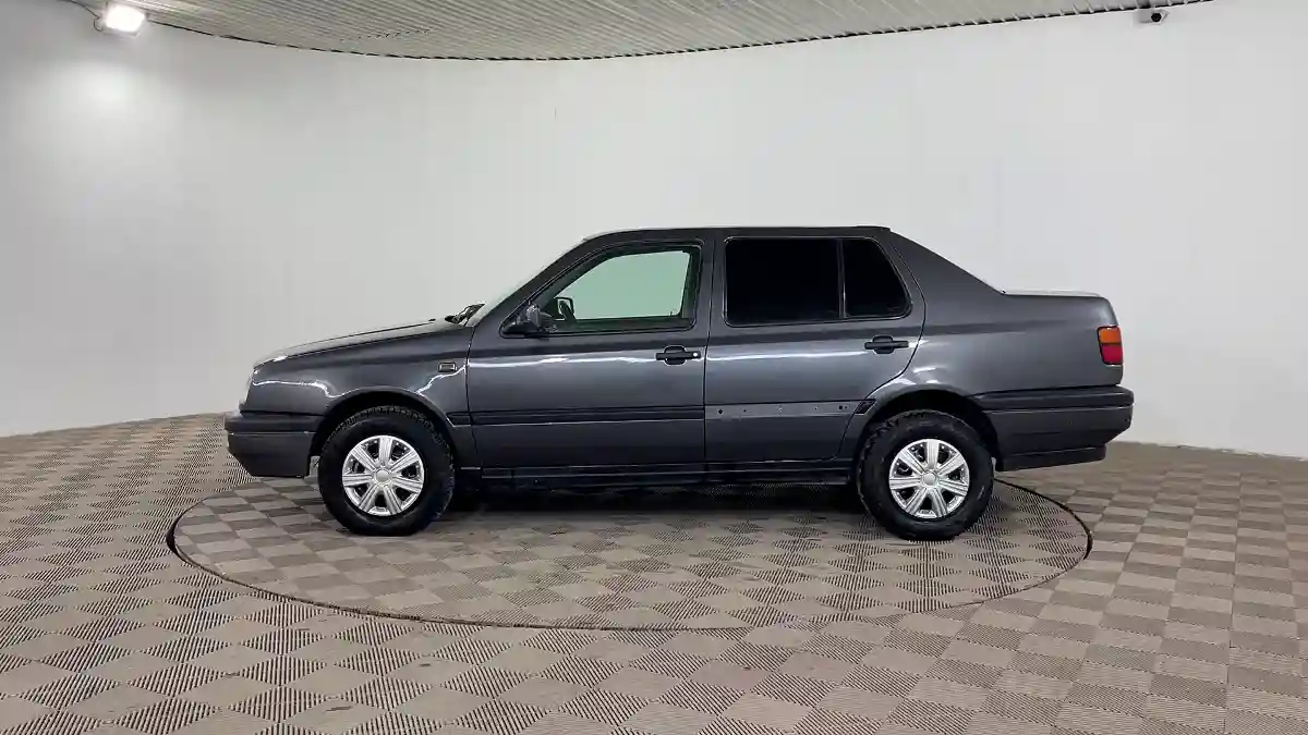Volkswagen Vento 1993 года за 1 070 000 тг. в Шымкент