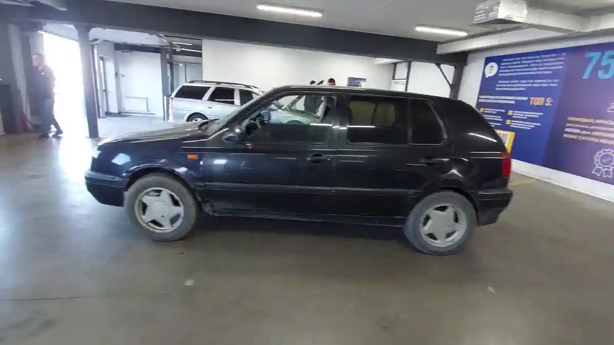 Volkswagen Golf 1994 года за 1 500 000 тг. в Астана