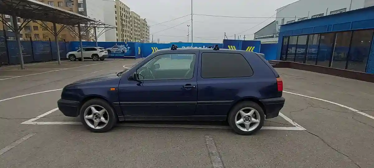 Volkswagen Golf 1994 года за 1 500 000 тг. в Алматы