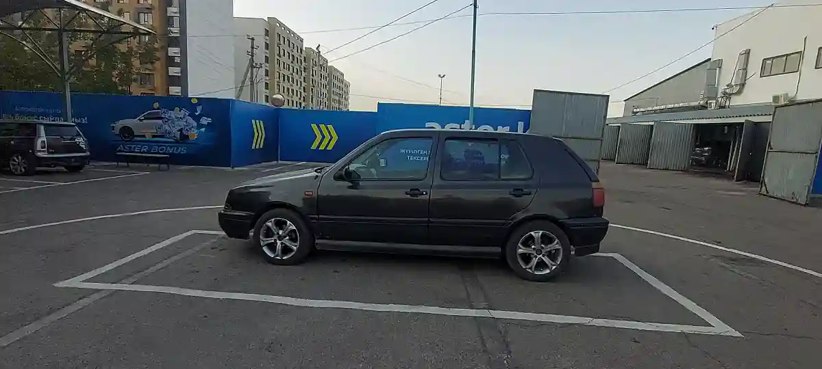 Volkswagen Golf 1994 года за 1 000 000 тг. в Алматы