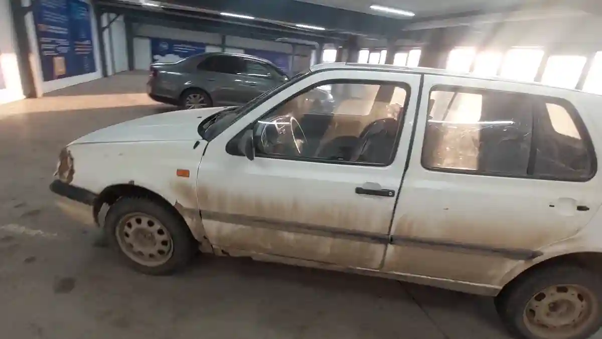 Volkswagen Golf 1994 года за 900 000 тг. в Астана