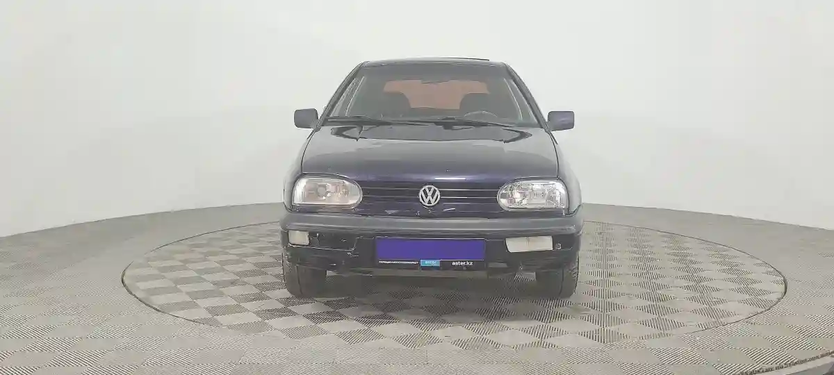 Volkswagen Golf 1995 года за 790 000 тг. в Караганда