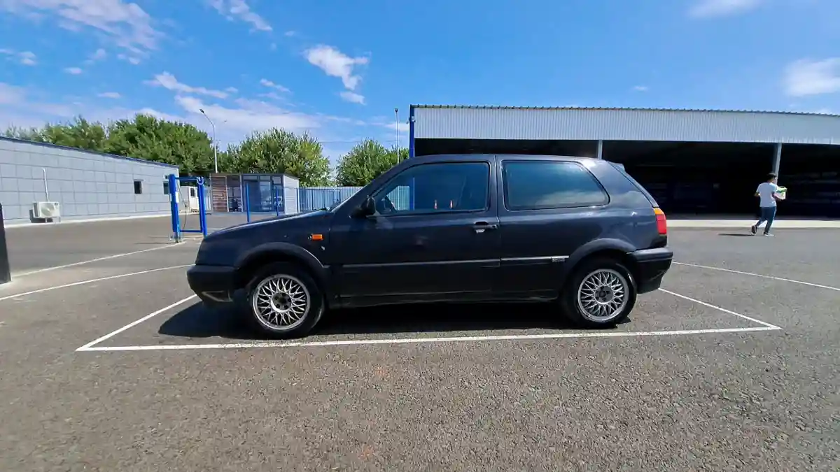 Volkswagen Golf 1994 года за 750 000 тг. в Шымкент