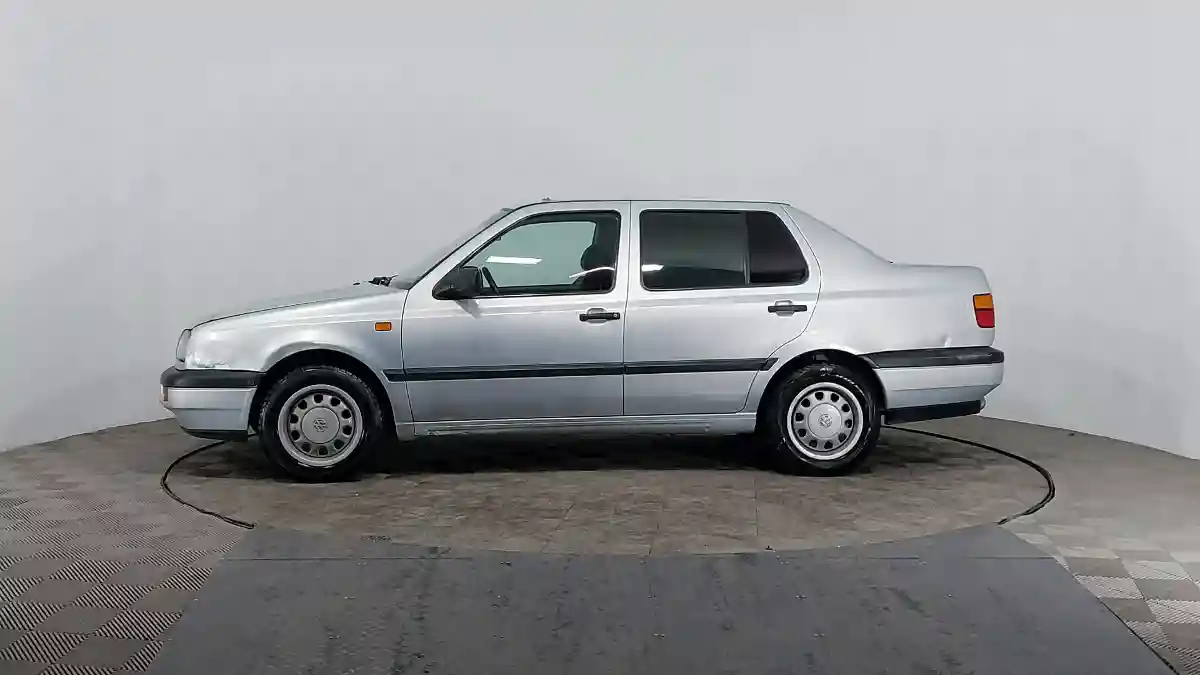Volkswagen Vento 1994 года за 1 150 000 тг. в Астана