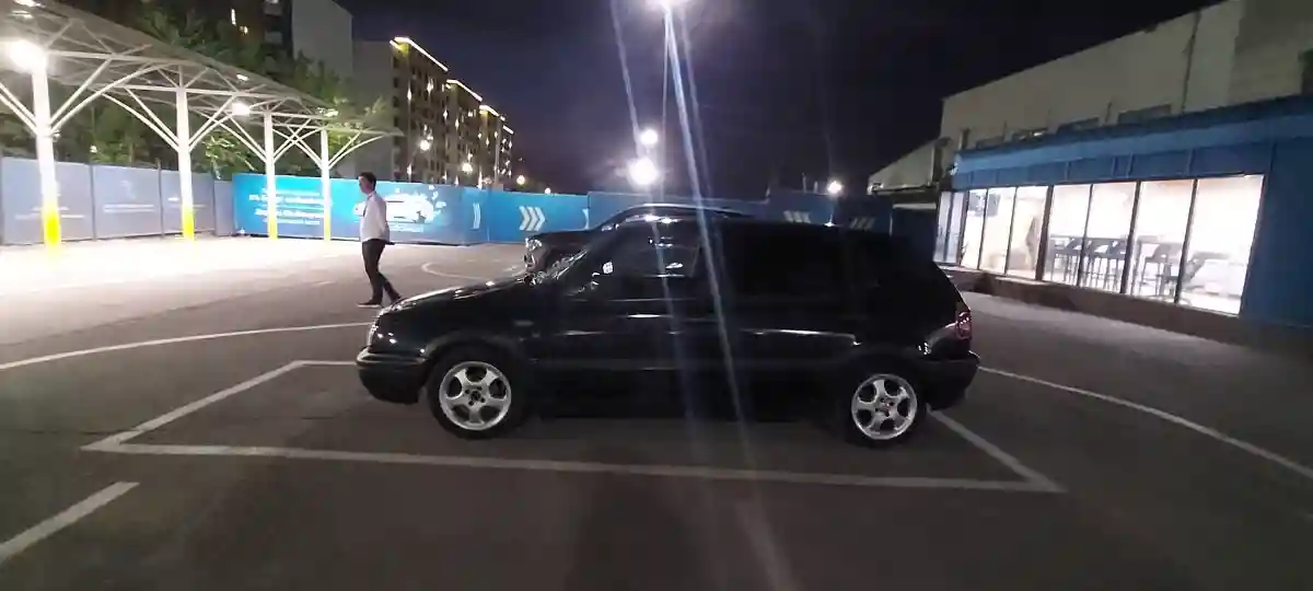Volkswagen Golf 1995 года за 1 800 000 тг. в Алматы