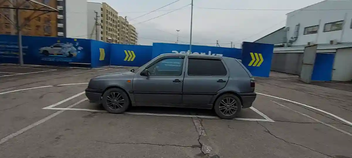 Volkswagen Golf 1995 года за 1 000 000 тг. в Алматы