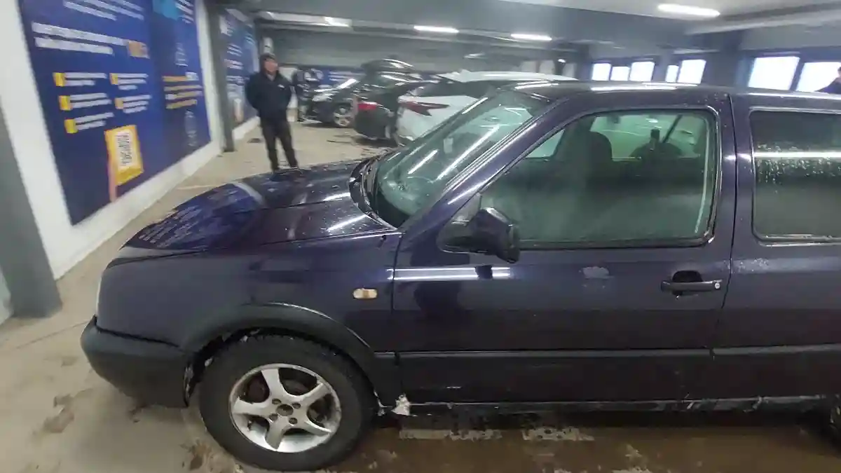 Volkswagen Golf 1995 года за 1 000 000 тг. в Астана