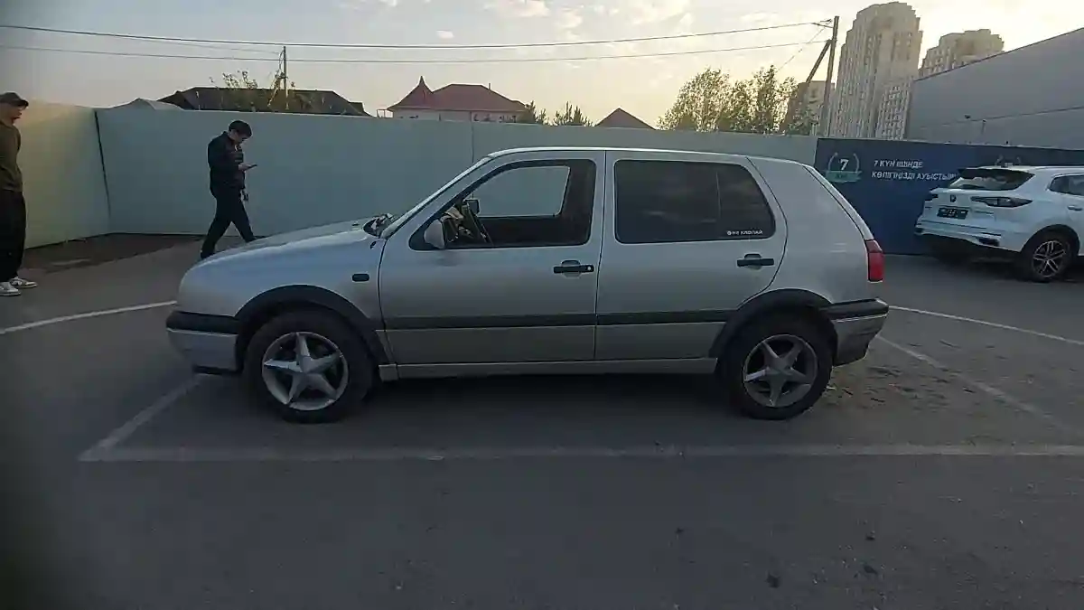 Volkswagen Golf 1995 года за 1 500 000 тг. в Шымкент