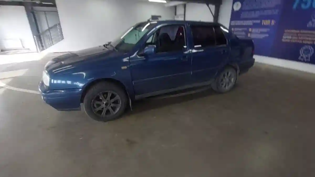 Volkswagen Vento 1997 года за 1 500 000 тг. в Астана