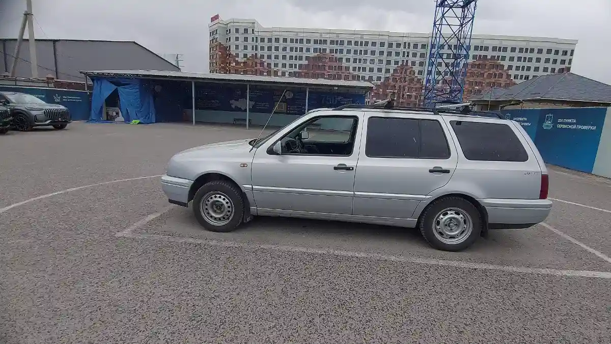 Volkswagen Golf 1998 года за 2 500 000 тг. в Шымкент