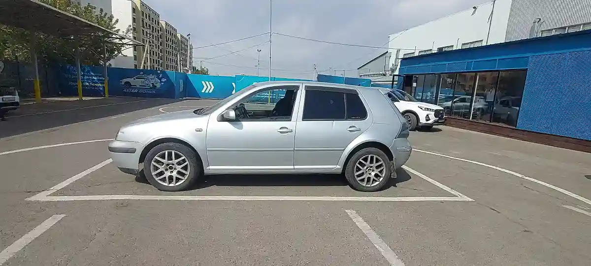 Volkswagen Golf 2000 года за 2 250 000 тг. в Алматы