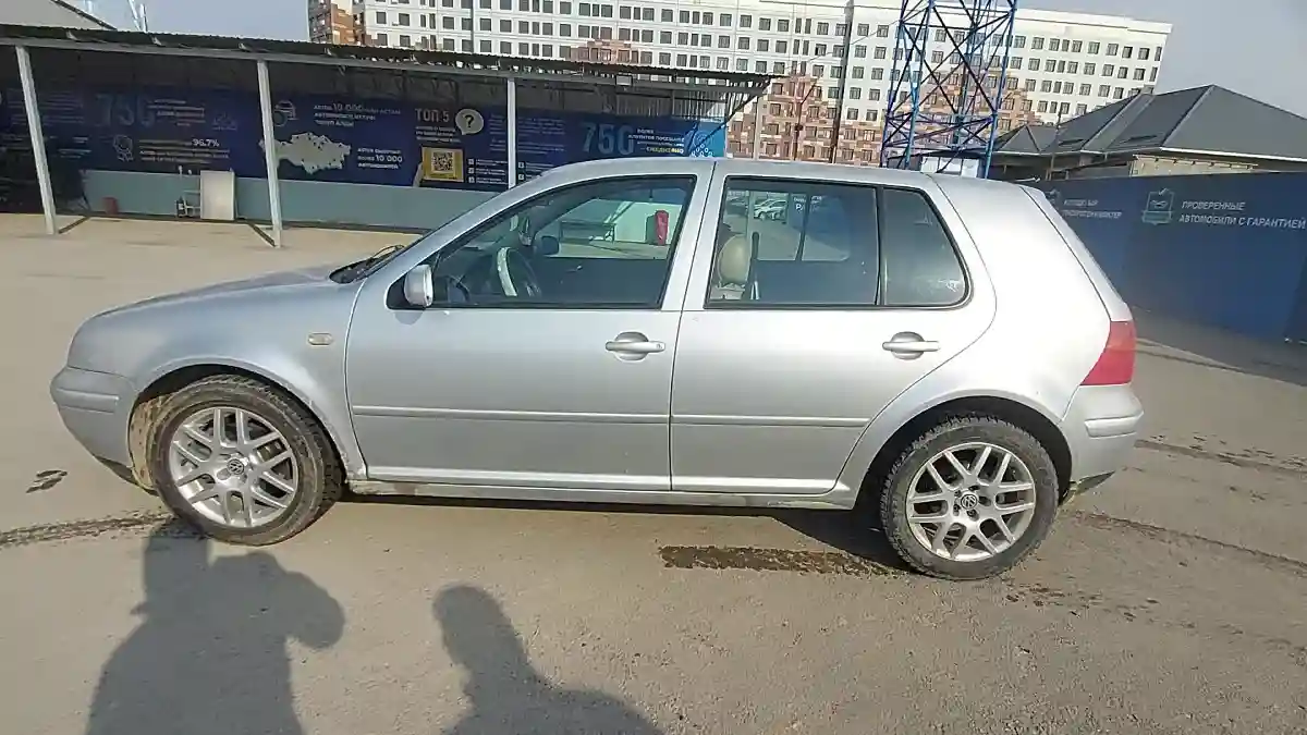 Volkswagen Golf 2001 года за 3 000 000 тг. в Шымкент