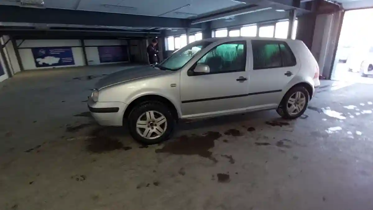 Volkswagen Golf 2001 года за 2 000 000 тг. в Астана