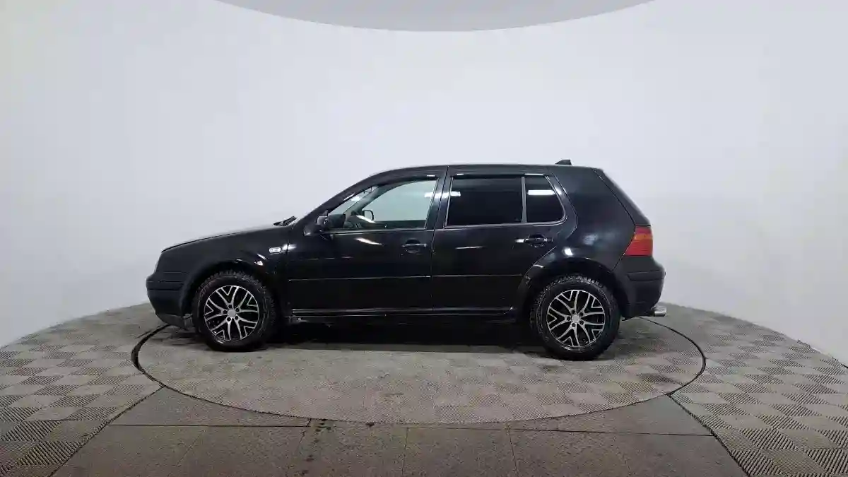 Volkswagen Golf 2003 года за 2 390 000 тг. в Астана