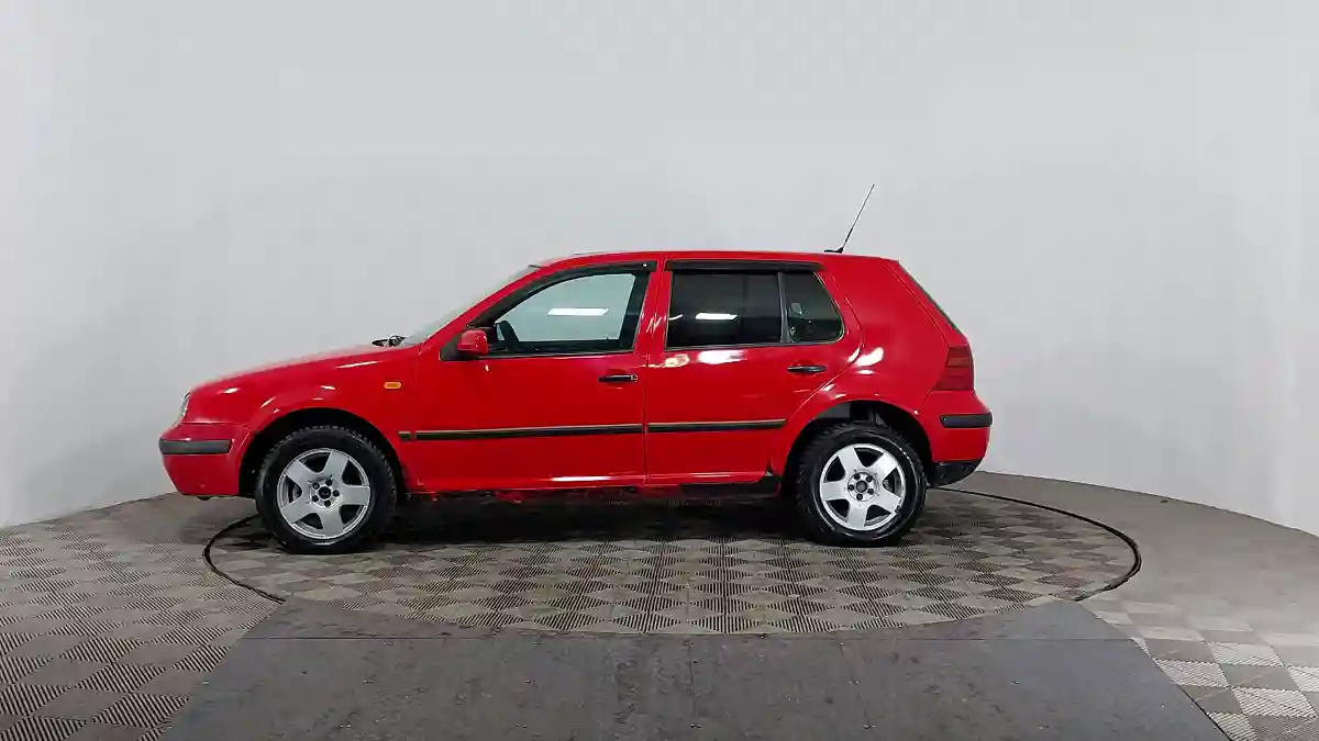 Volkswagen Golf 1999 года за 1 300 000 тг. в Астана