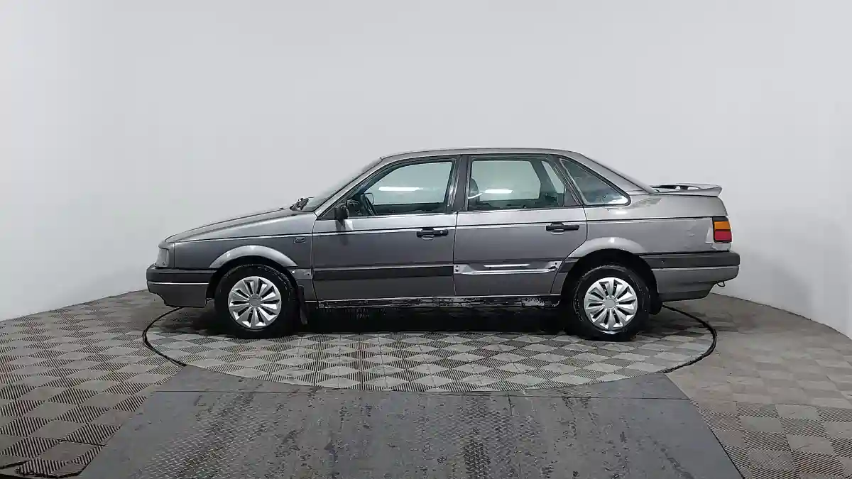 Volkswagen Passat 1989 года за 590 000 тг. в Астана