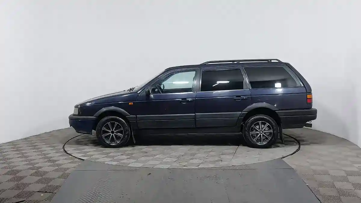 Volkswagen Passat 1989 года за 920 000 тг. в Астана