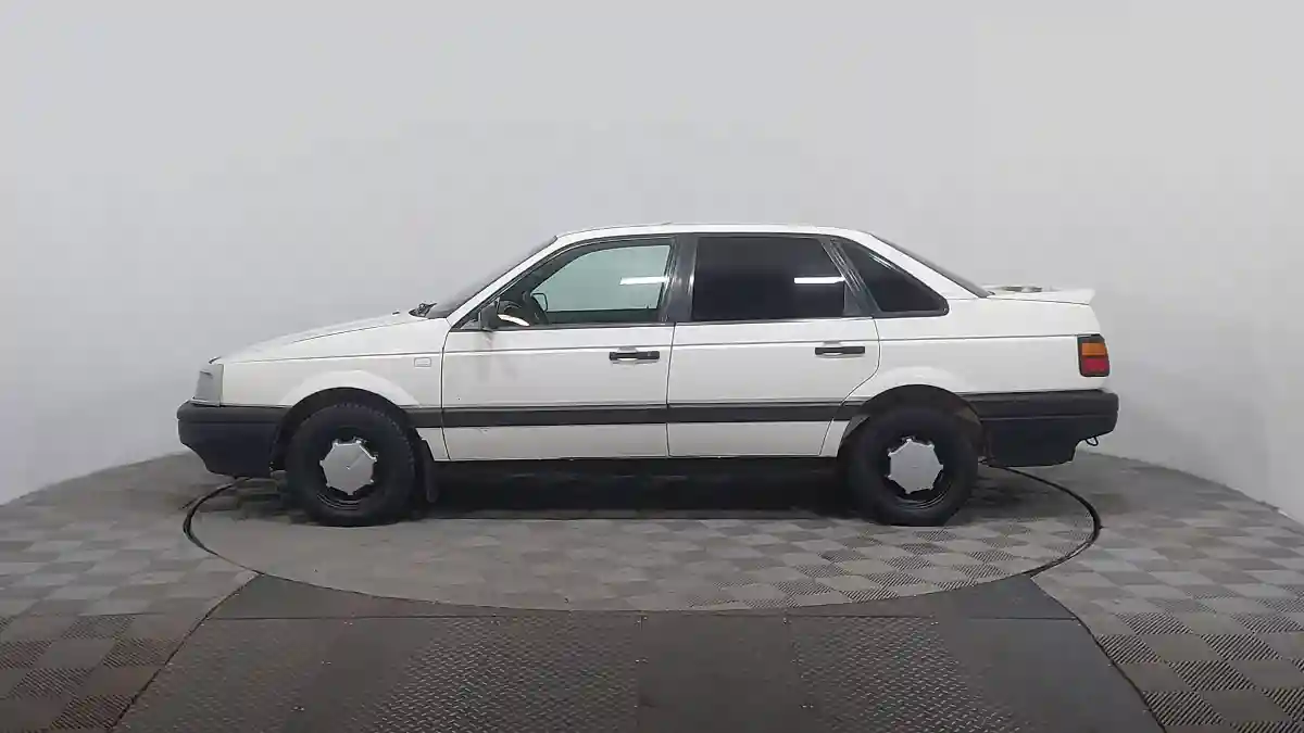 Volkswagen Passat 1991 года за 990 000 тг. в Астана