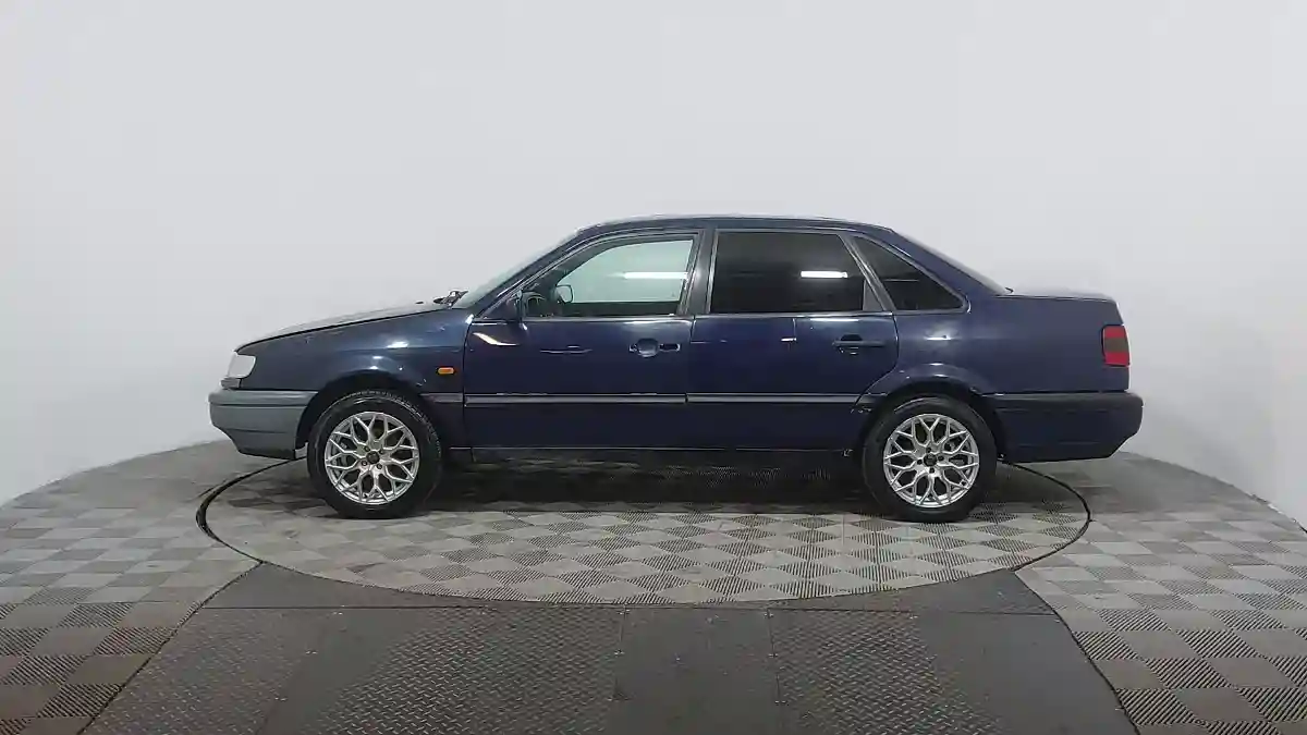 Volkswagen Passat 1994 года за 890 000 тг. в Астана