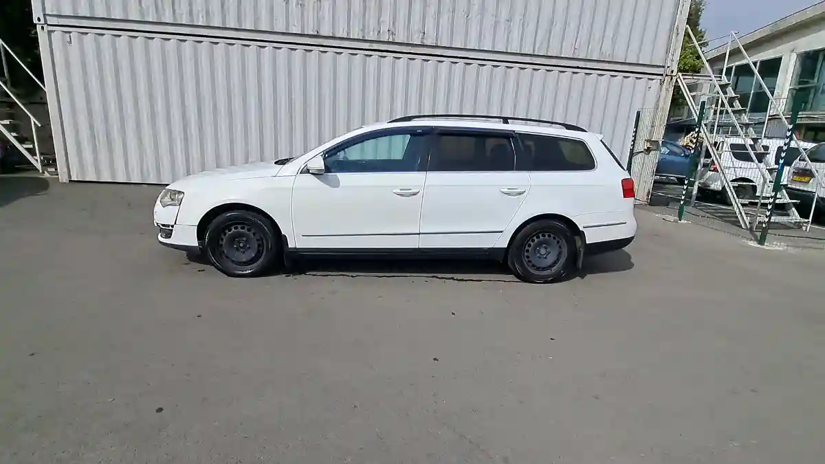 Volkswagen Passat 2010 года за 2 225 000 тг. в Тараз