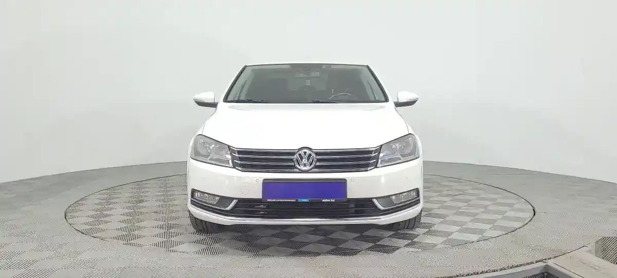 Volkswagen Passat 2011 года за 6 790 000 тг. в Караганда