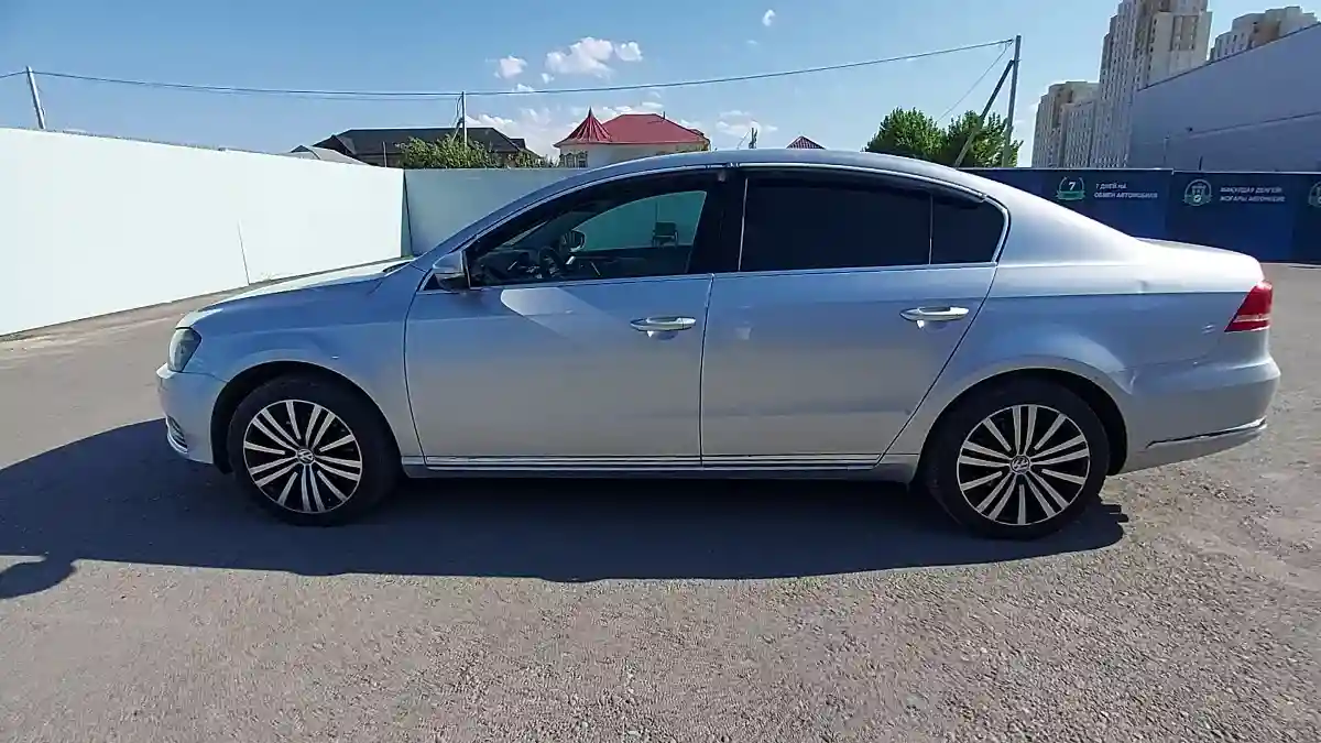 Volkswagen Passat 2011 года за 5 500 000 тг. в Шымкент