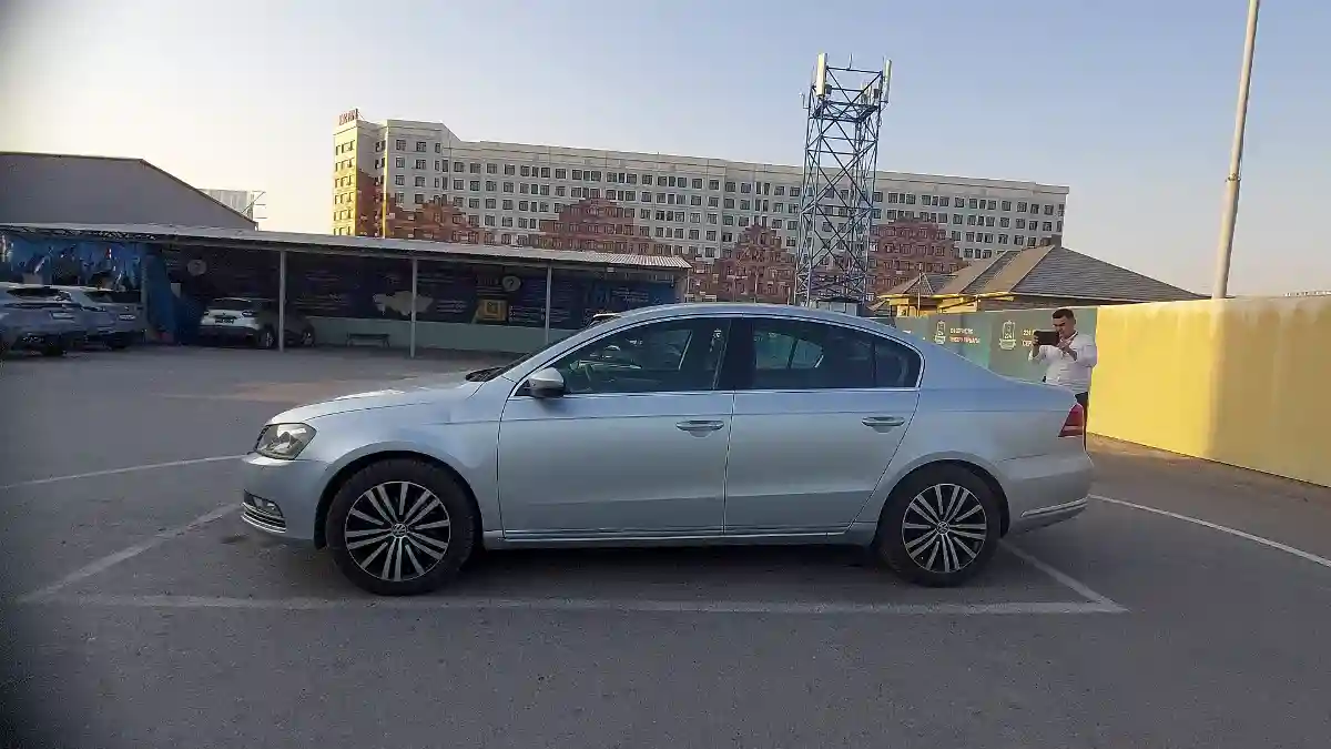 Volkswagen Passat 2011 года за 6 500 000 тг. в Шымкент
