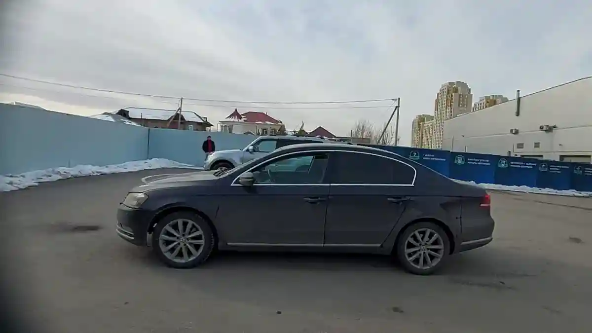 Volkswagen Passat 2011 года за 5 800 000 тг. в Шымкент