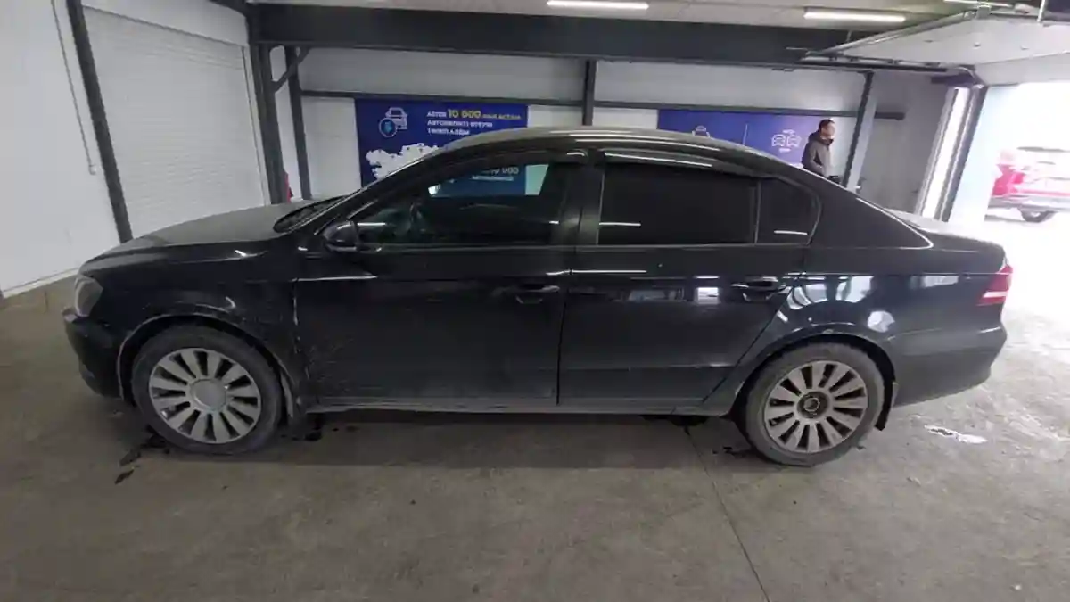 Volkswagen Passat 2011 года за 4 000 000 тг. в Астана