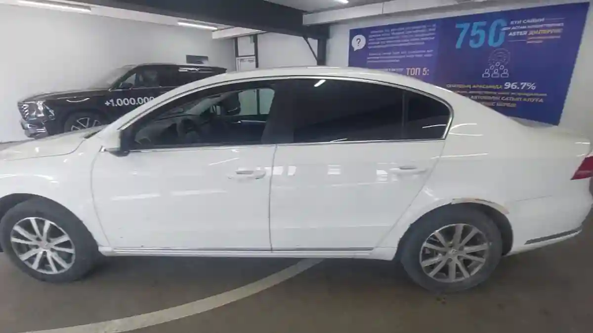 Volkswagen Passat 2011 года за 5 500 000 тг. в Астана