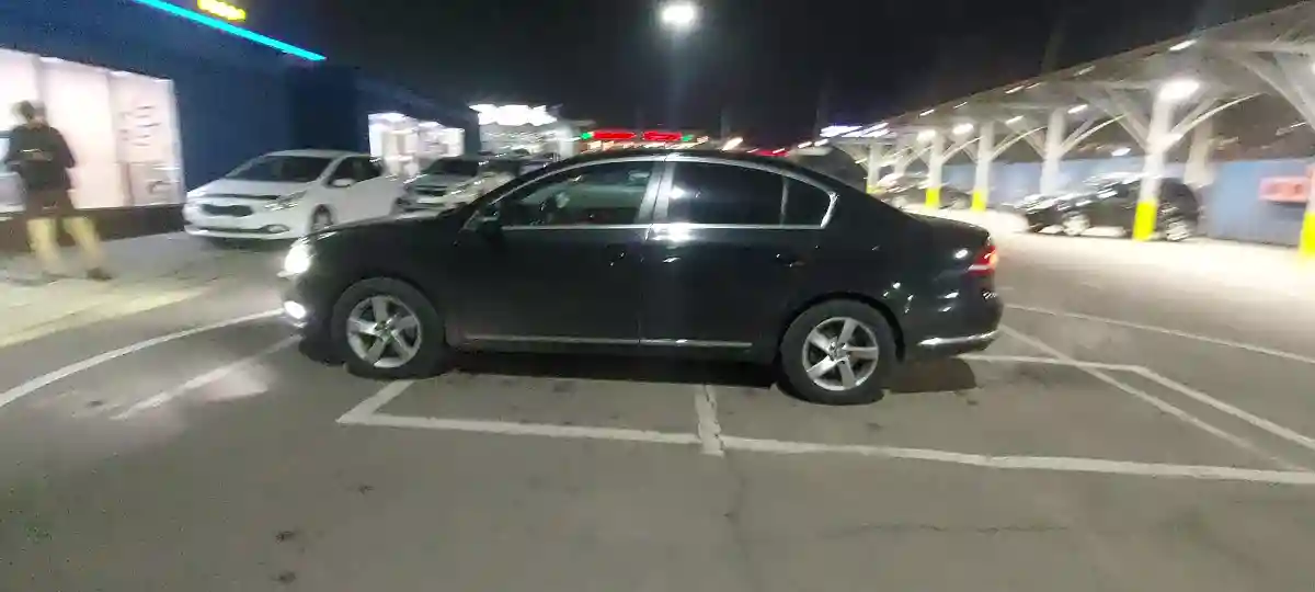 Volkswagen Passat 2013 года за 5 900 000 тг. в Алматы