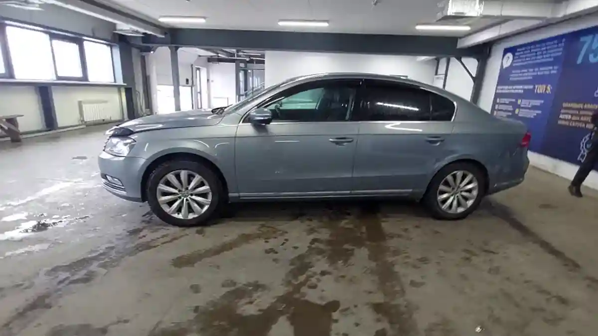 Volkswagen Passat 2012 года за 5 800 000 тг. в Астана