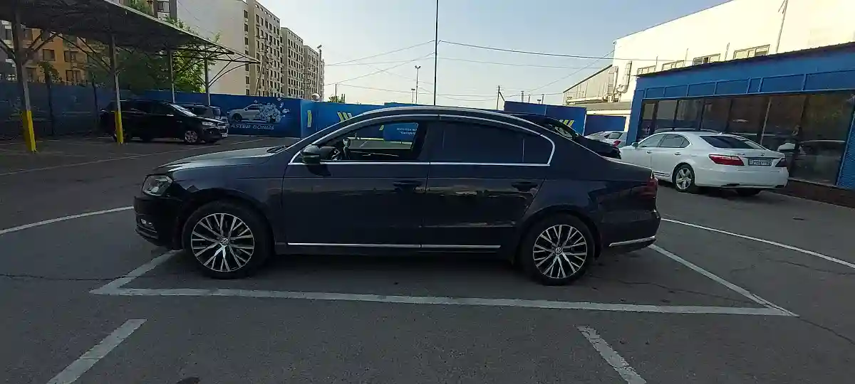 Volkswagen Passat 2013 года за 5 500 000 тг. в Алматы