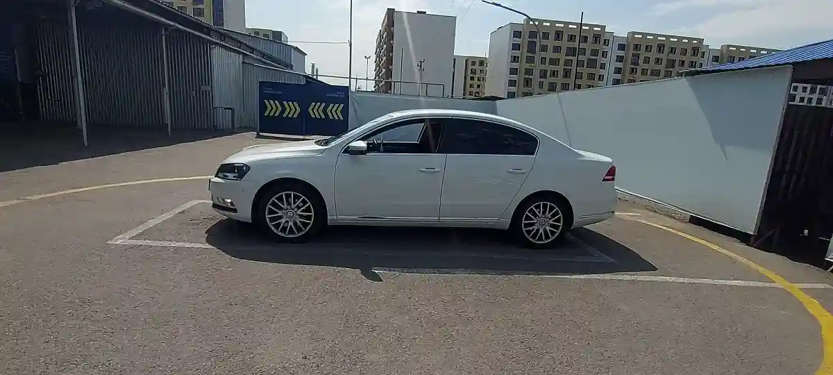 Volkswagen Passat 2014 года за 6 000 000 тг. в Алматы