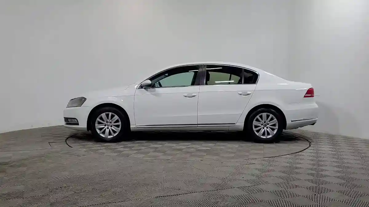 Volkswagen Passat 2014 года за 6 420 000 тг. в Алматы