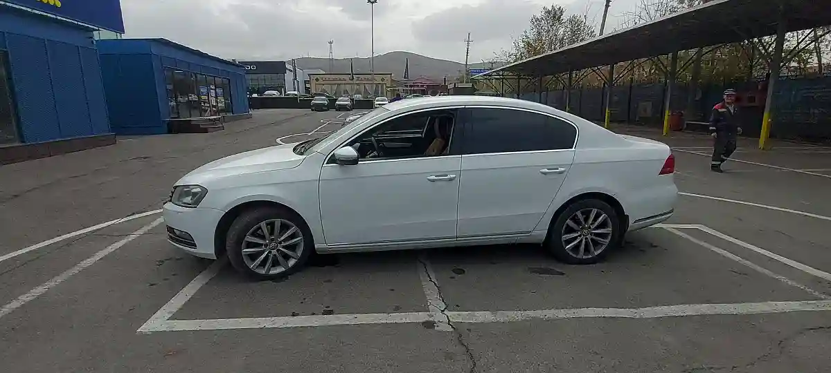Volkswagen Passat 2014 года за 6 500 000 тг. в Алматы