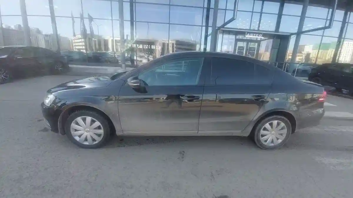 Volkswagen Passat 2014 года за 8 000 000 тг. в Астана