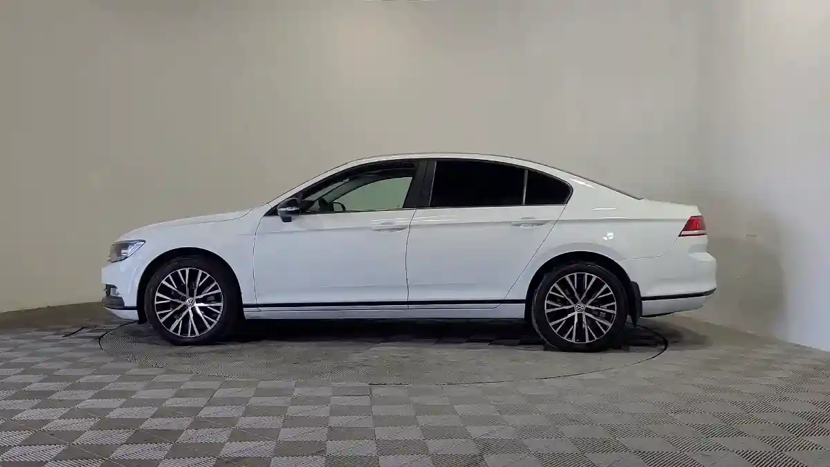 Volkswagen Passat 2015 года за 7 100 000 тг. в Алматы