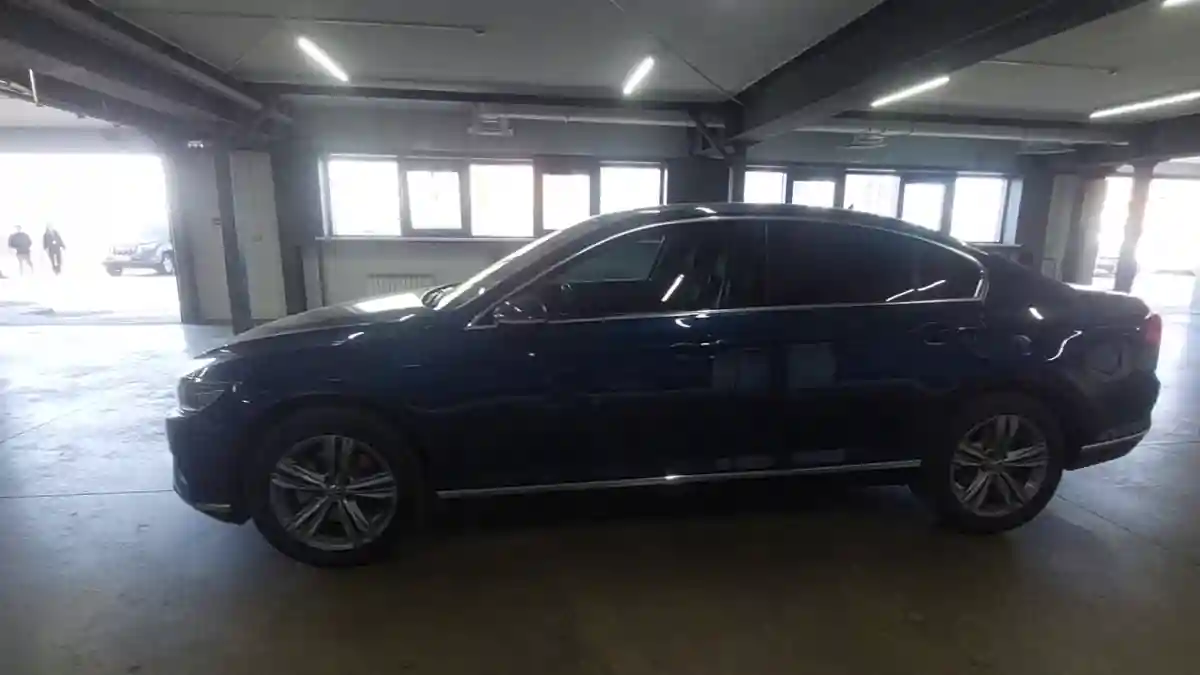 Volkswagen Passat 2022 года за 15 000 000 тг. в Астана