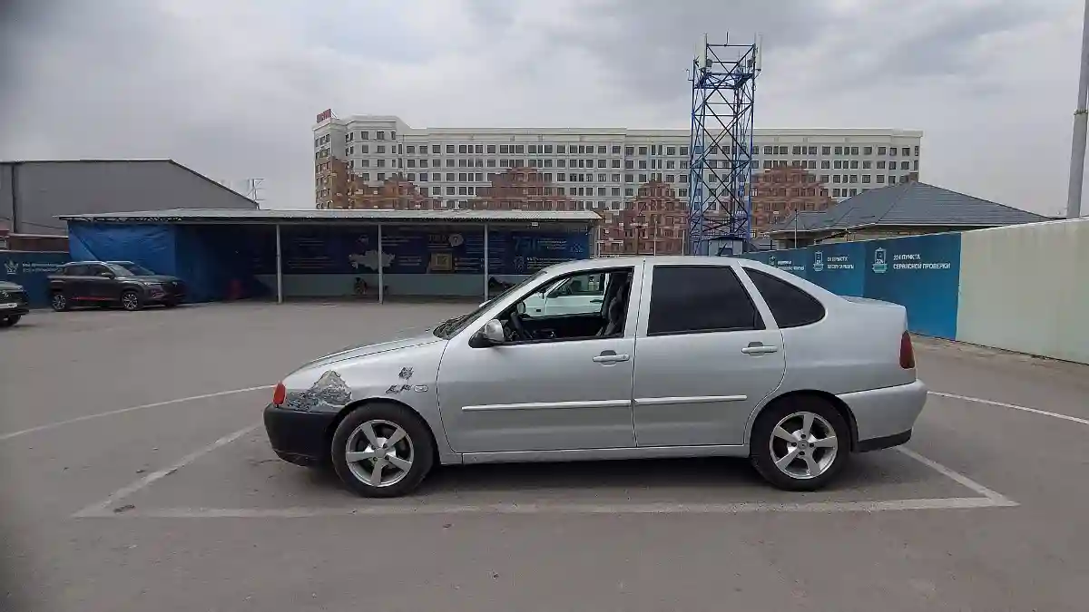 Volkswagen Polo 2000 года за 1 700 000 тг. в Шымкент