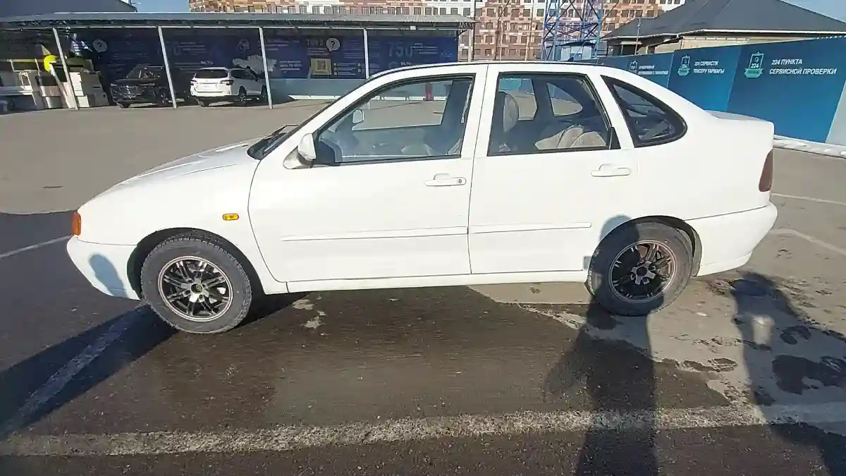 Volkswagen Polo 1999 года за 900 000 тг. в Шымкент