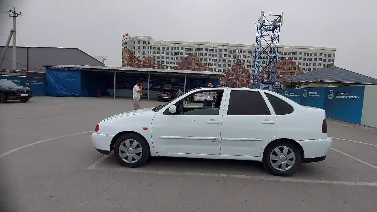 Volkswagen Polo 1999 года за 700 000 тг. в Шымкент