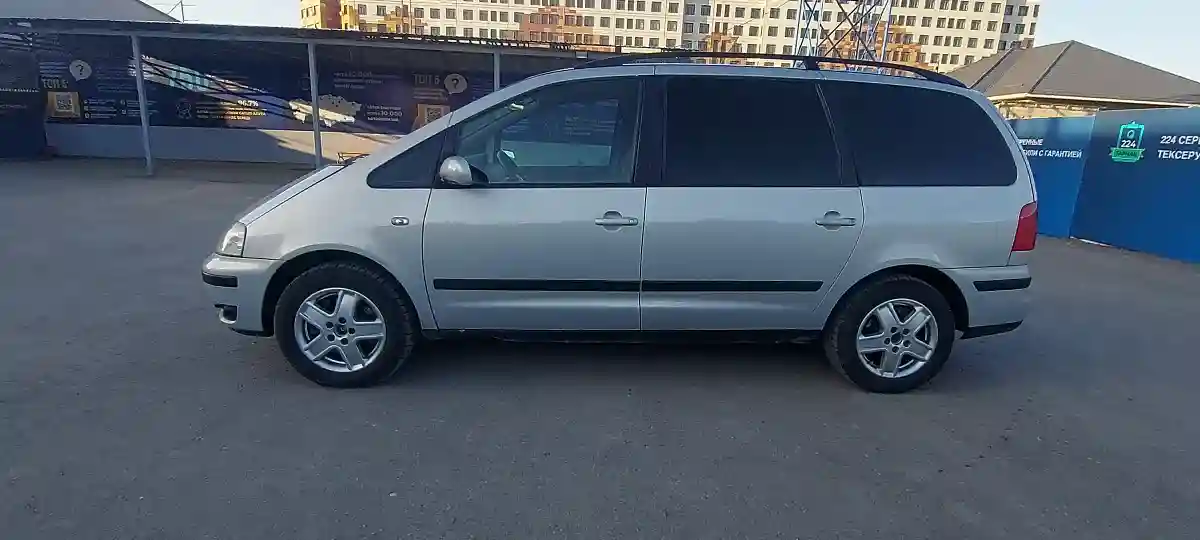 Volkswagen Sharan 2001 года за 3 500 000 тг. в Шымкент