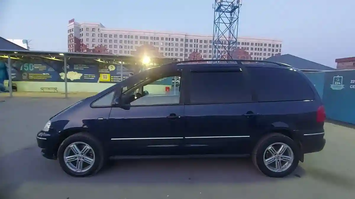 Volkswagen Sharan 2004 года за 3 900 000 тг. в Шымкент
