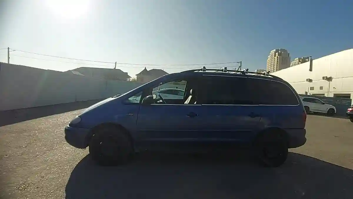 Volkswagen Sharan 1996 года за 1 900 000 тг. в Шымкент