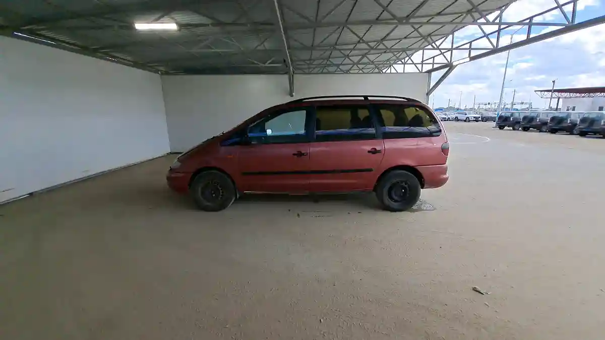 Volkswagen Sharan 1996 года за 990 000 тг. в Кызылорда