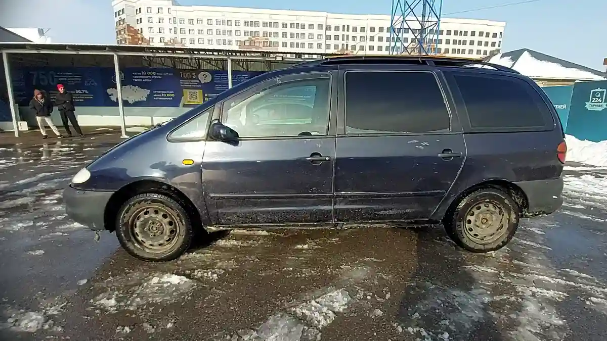 Volkswagen Sharan 1996 года за 2 000 000 тг. в Шымкент