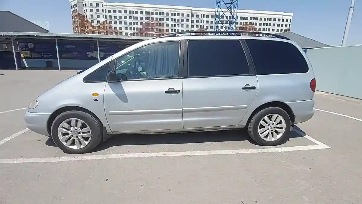 Volkswagen Sharan 1996 года за 2 900 000 тг. в Шымкент