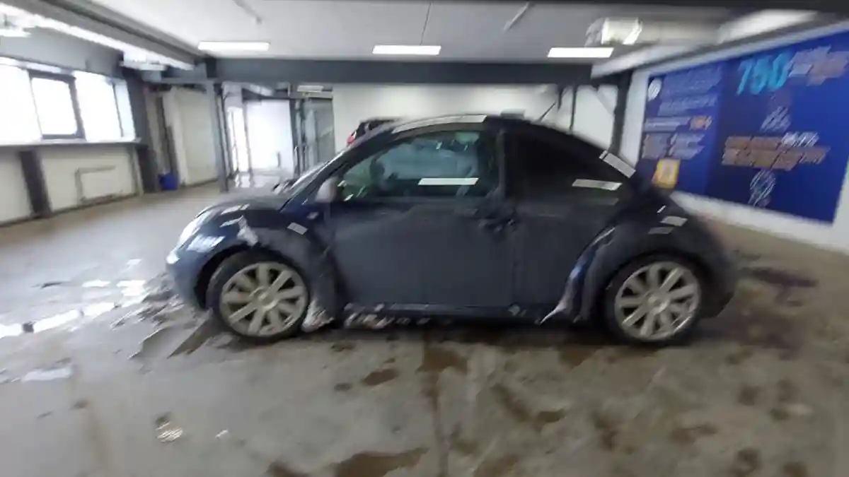 Volkswagen Beetle 2000 года за 1 700 000 тг. в Астана