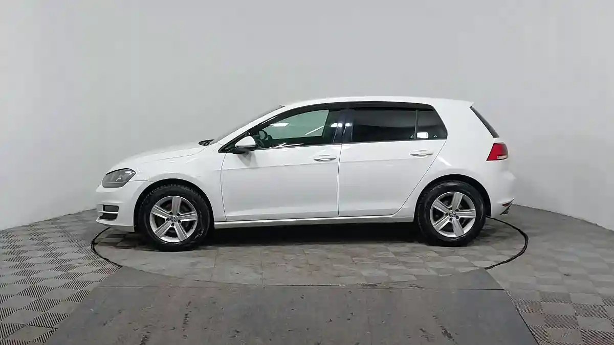 Volkswagen Golf 2014 года за 5 800 000 тг. в Астана